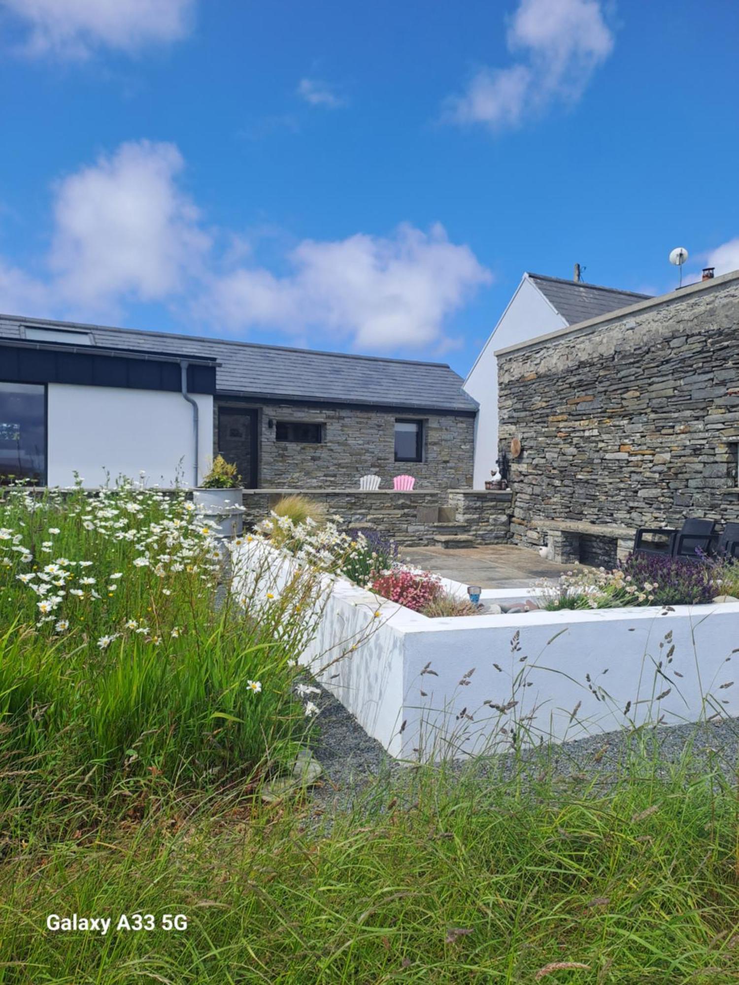 Rose Meadow Lodge Liscannor Szoba fotó